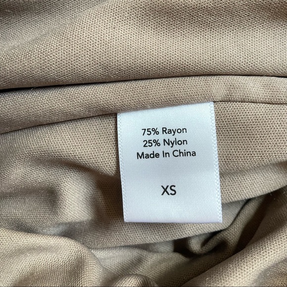 *Damaged* Anthropologie Tina Jo Josephine Mauve Velvet Tapered Trousers - Picture 5 of 10